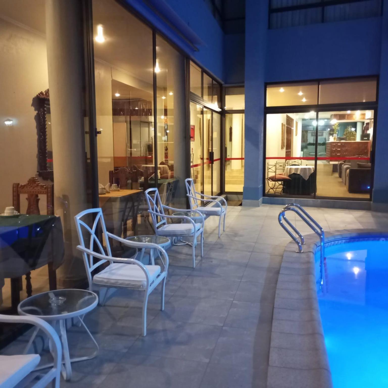Hotel Alcala Del Rio Santiago Luaran gambar