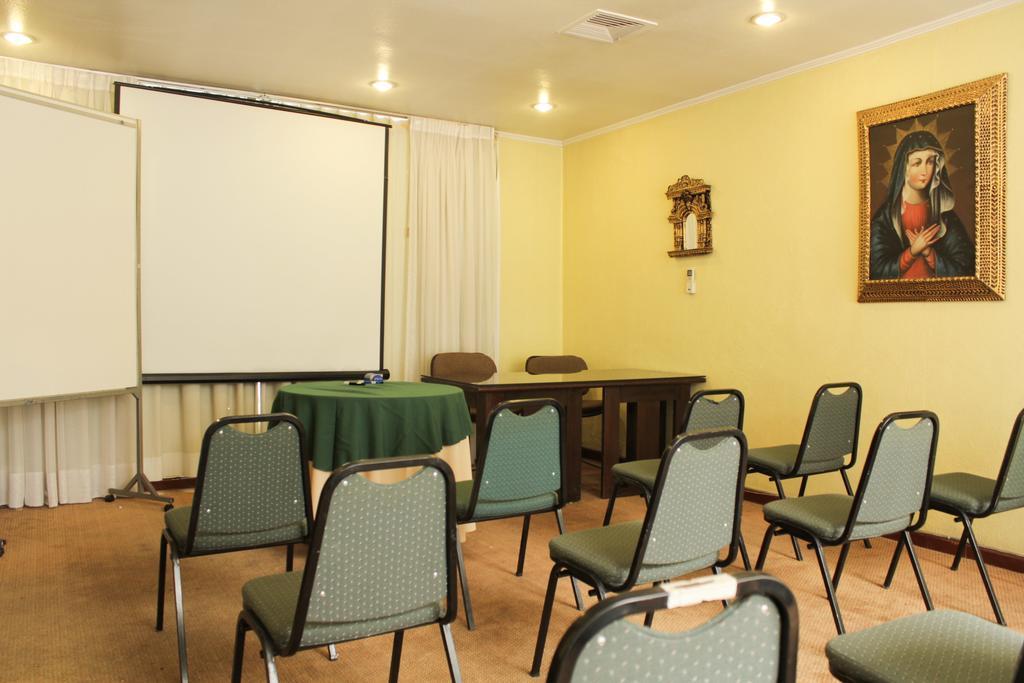 Hotel Alcala Del Rio Santiago Luaran gambar